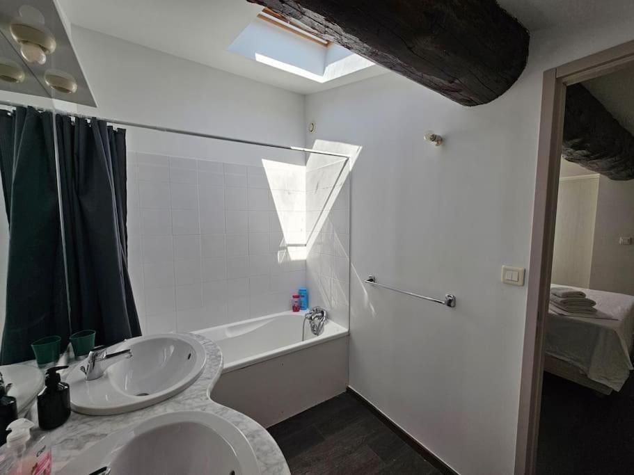 Le Duplex Du Marin Nimois - Nuit A Apartment *